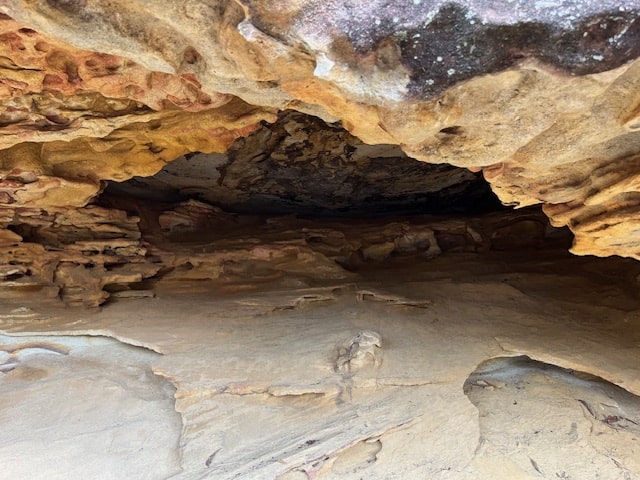 Hiking In Brisbane Waters National Park - Monolith Cave