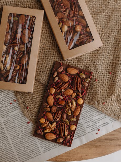 What Is The Best Food For Day Hiking? - Nut bars